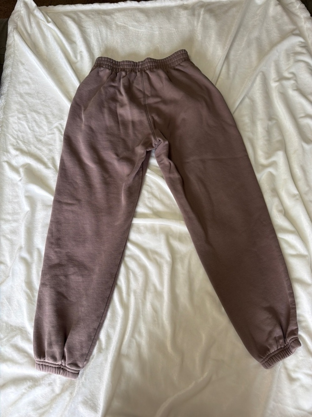 Women’s adidas Brown Jogger Sweatpants fits like a small - Picture 4 of 4